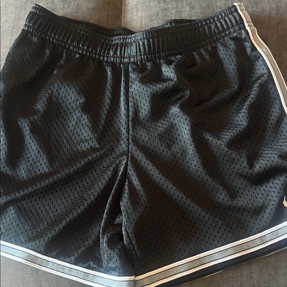EUC toddler boys Nike shorts size Medium